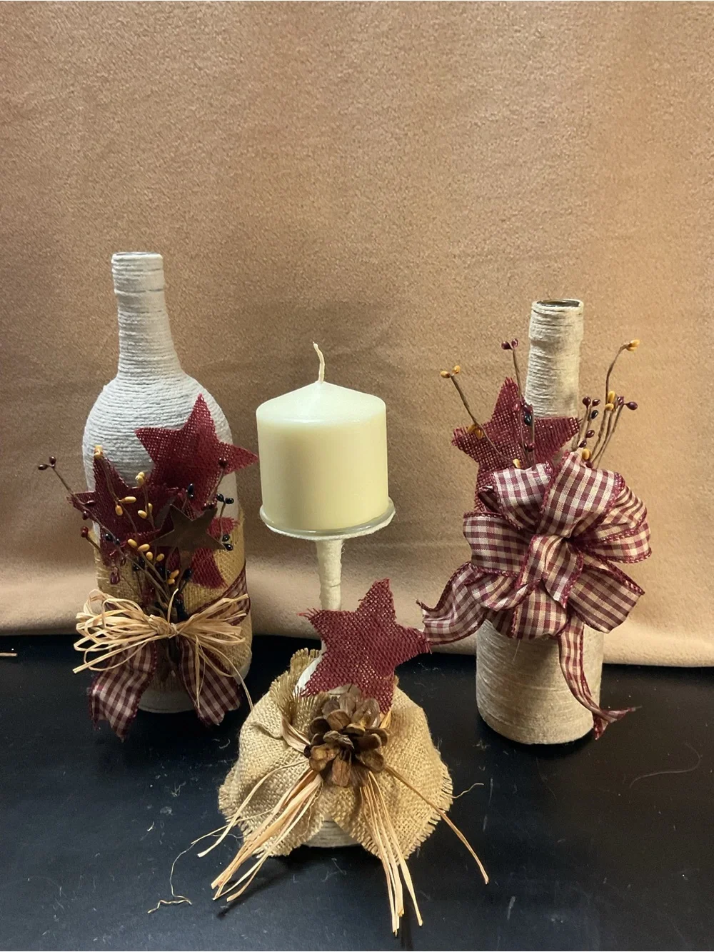 Rustic Red Star Burlap Table Décor Set.  Perfect for fall decor. Inv 564